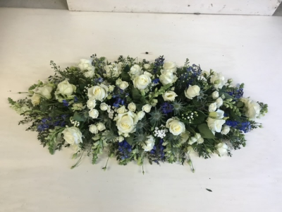 Large Spray - A beautiful spray of flowers in any colour of your choice. standard is 36”, medium is 48” and large is 60”.
